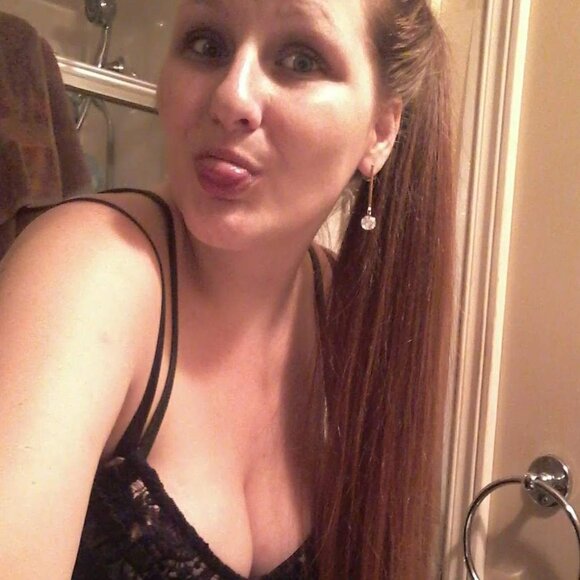 Meet your Posher, Shirley - Picture 2 of 2